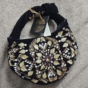 Luxurious Black and Gold Velvet Embroidered Clutch Purse.